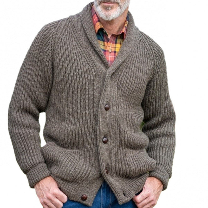 Herren grob gestrickter Cardigan mit praktischen Taschen und modernem V-Ausschnitt Echoarchiv
