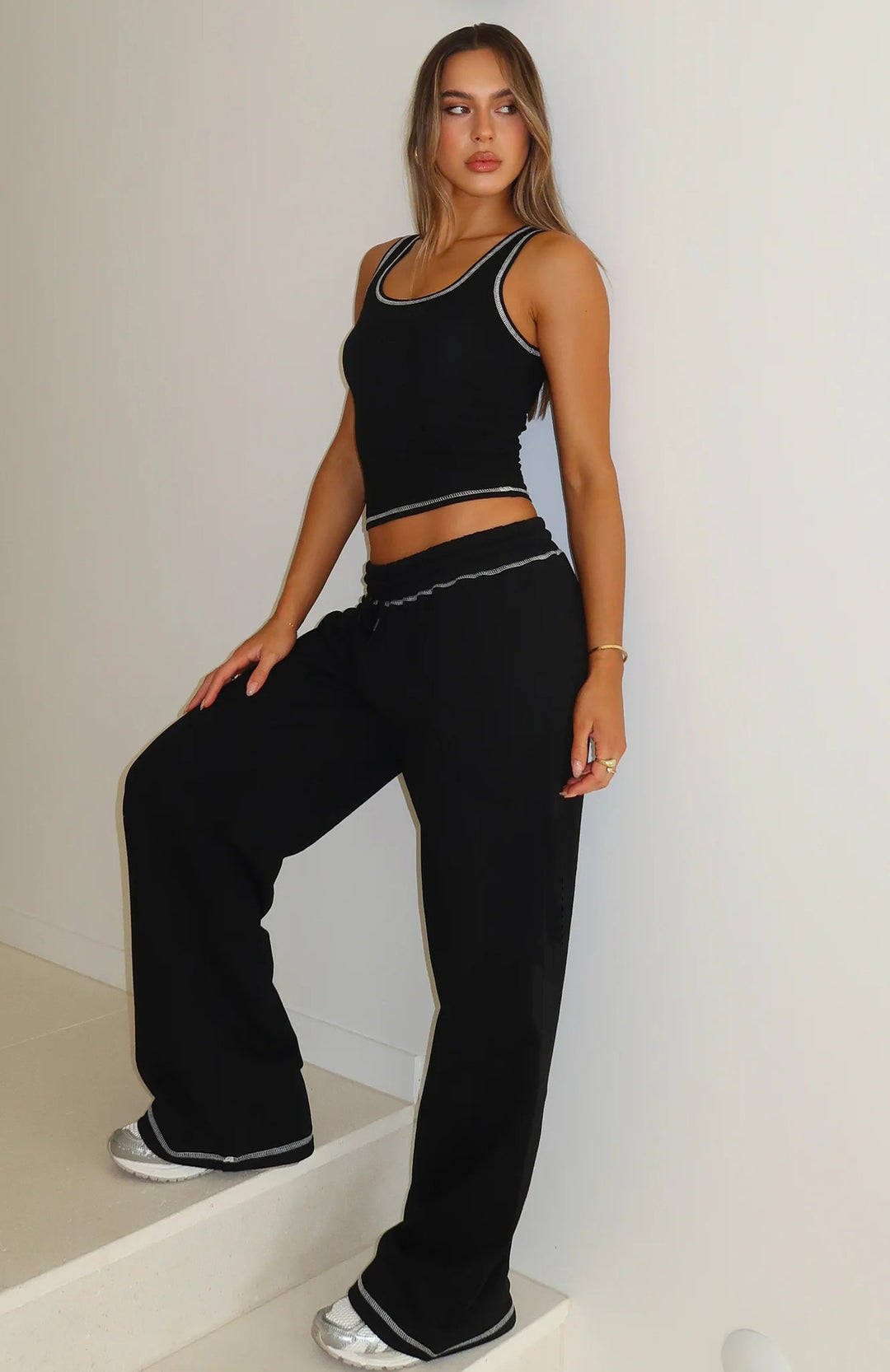 Damen lässiges Crop-Top und weite High-Waist Lounge-Jogginghose Set – Avérine