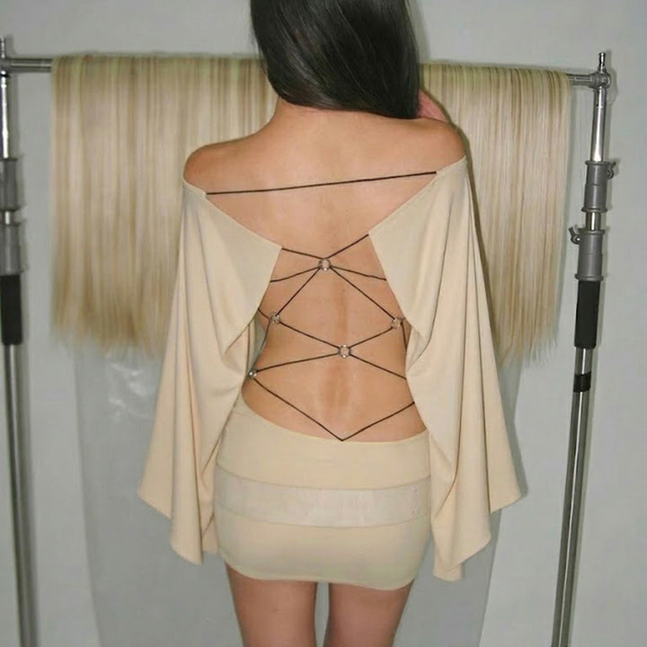 Damen elegantes Oversized Kleid mit transparenten Einschnitten und modernem Design Echo Archiv
