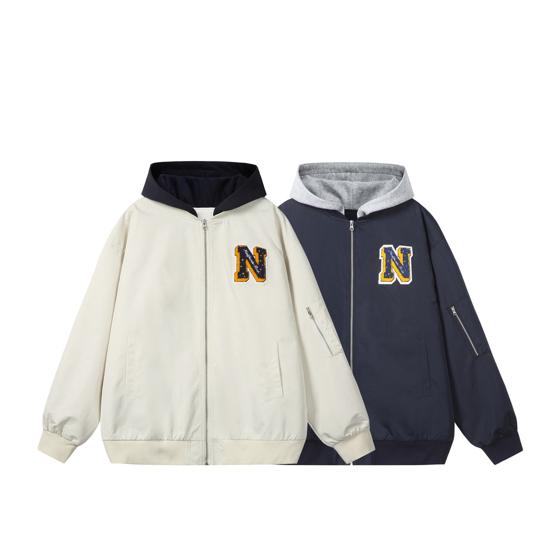 Unisex Boxy-Mehrlagige Bomberjacke mit integrierter Kapuze und Collegiate-Patch Echoarchiv