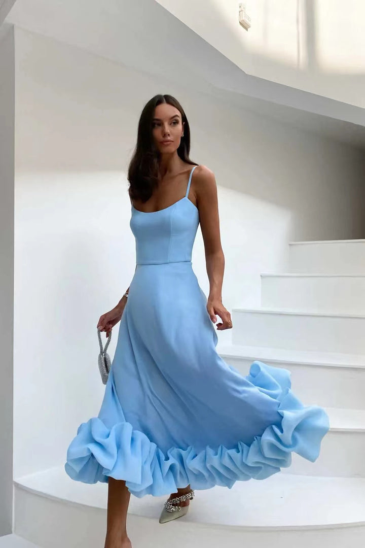 Damen Midi-Kleid mit zarten Spaghetti-Trägern und voluminösem Rüschensaum Echo Archiv