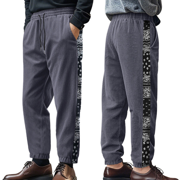 Herren Freizeithose mit dekorativen Seiteneinsätzen im Bandana-Design Echoarchiv