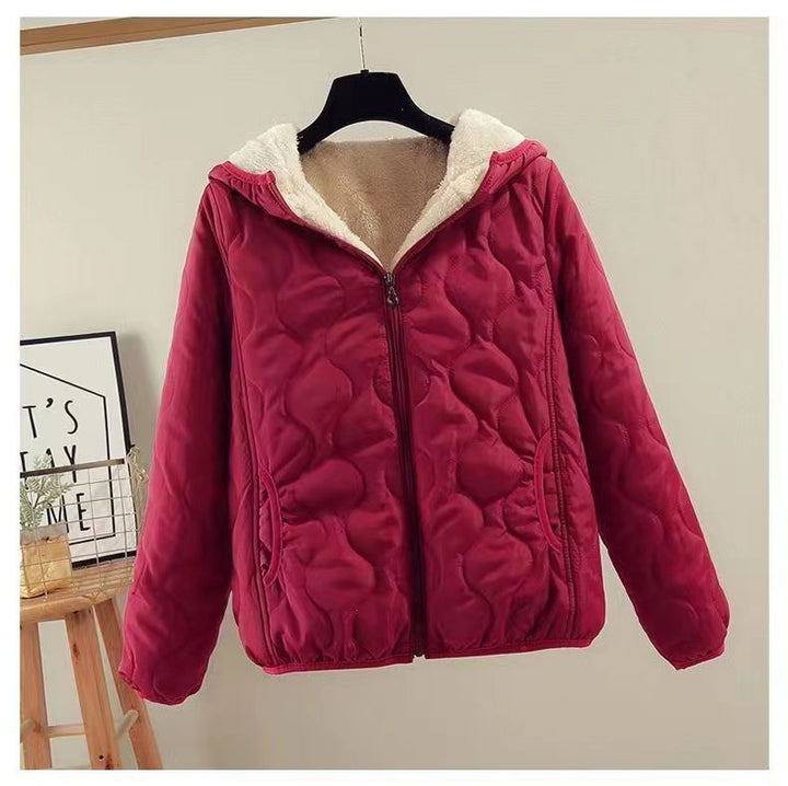 Damen nan gesteppte Kapuzenjacke mit Teddyfutter, wattierter Silhouette und dekorativem Herzquilting Echo Archiv