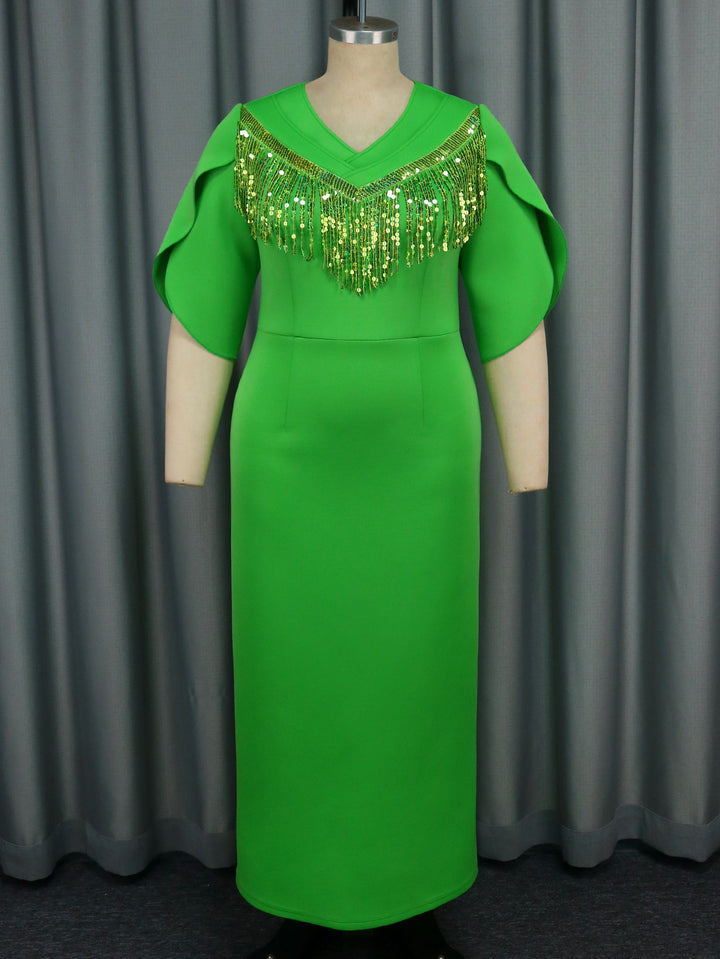 Damen Glamouröses Maxikleid mit funkelndem Fransenkragen Echo Archiv