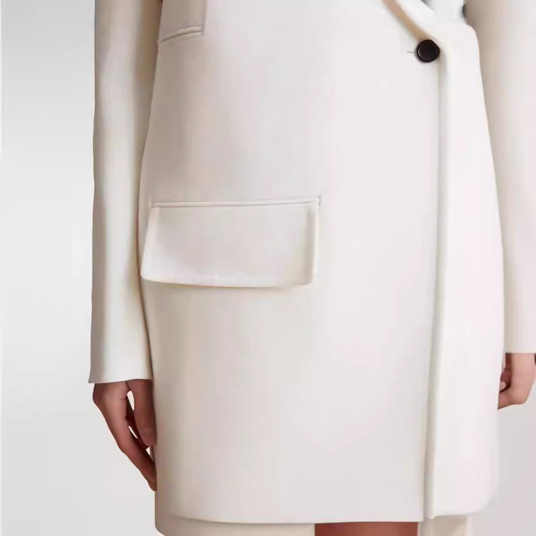 Damen Minimalistischer Longblazer mit asymmetrischer Ein‑Knopf‑Front und cleanem Longline‑Schnitt Echoarchiv