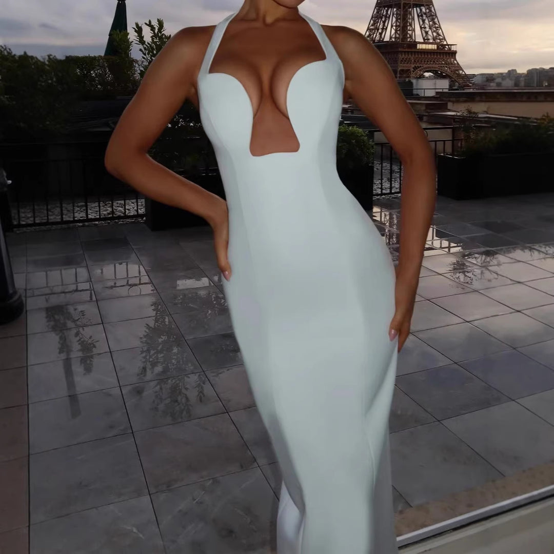Damen Elegantes Maxikleid mit tiefem V-Ausschnitt und schmeichelnder Silhouette Echo Archiv