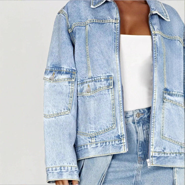 Damen Oversize Utility-Denimjacke mit großen Pattentaschen und Reißverschluss Echo Archiv