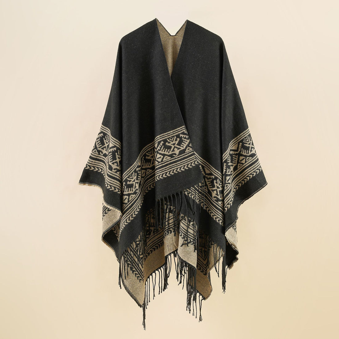 Damen Capeponcho mit geometrischer Jacquardbordüre, offenem V-Ausschnitt und Fransensaum – Montévia