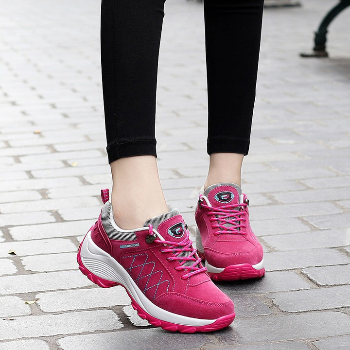 Damen Bequeme Outdoor-Walking-Sneaker mit verstärkter Profilsohle und gepolstertem Knöchelkragen Echoarchiv