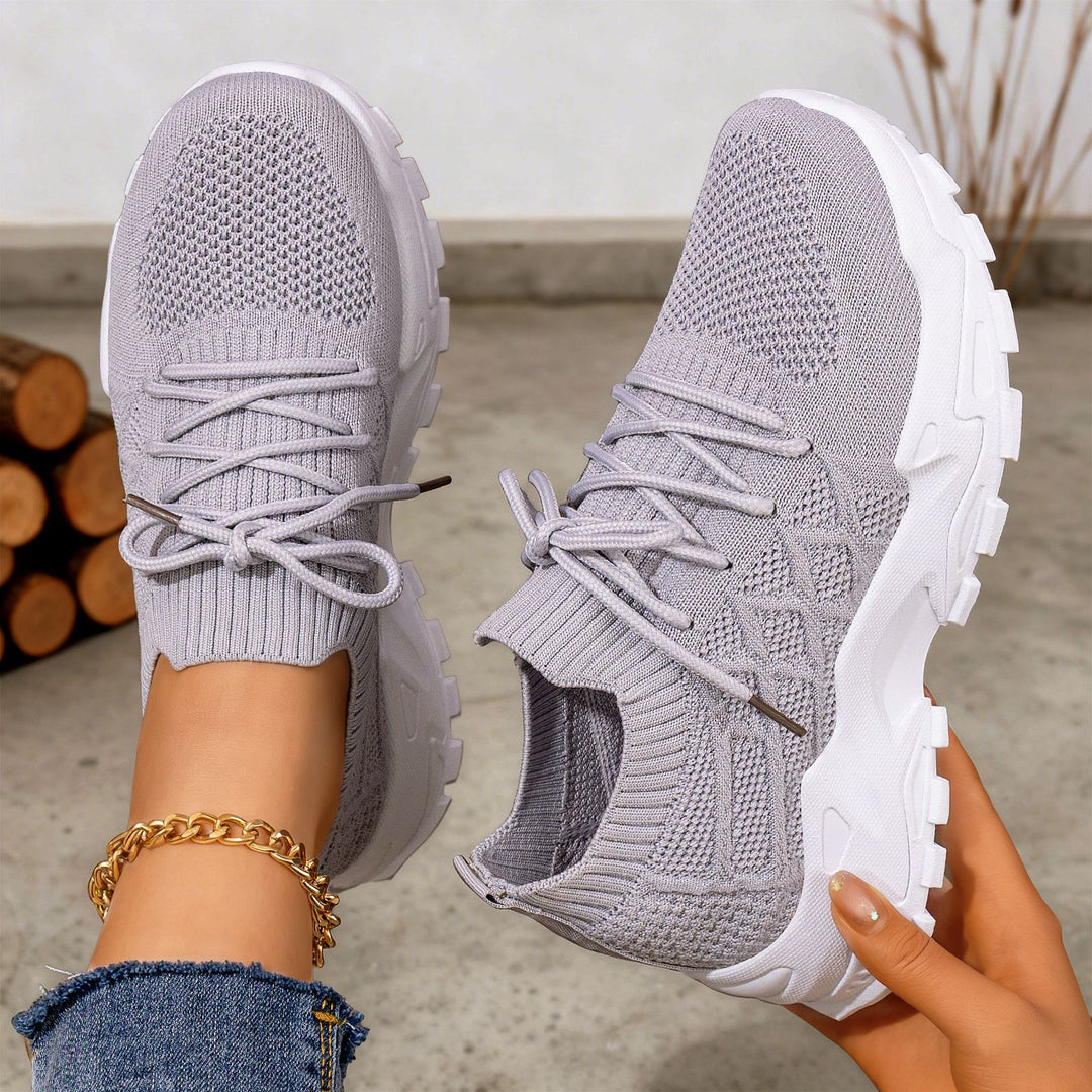 Damen nan gestrickter Plateau-Comfort-Sneaker mit sockenähnlichem Schaft, elastischer Schnürung und geformter Leichtprofilsohle Echo Archiv