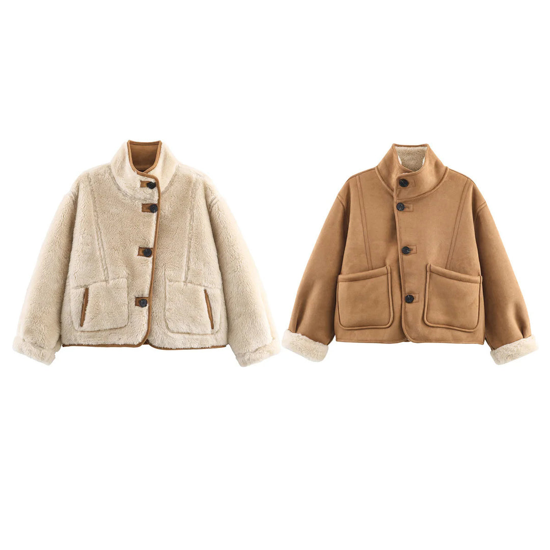 Damen kurze Lammfelloptik Jacke mit Stehkragen, weichem Teddyfutter und großzügigen aufgesetzten Taschen – Célinea