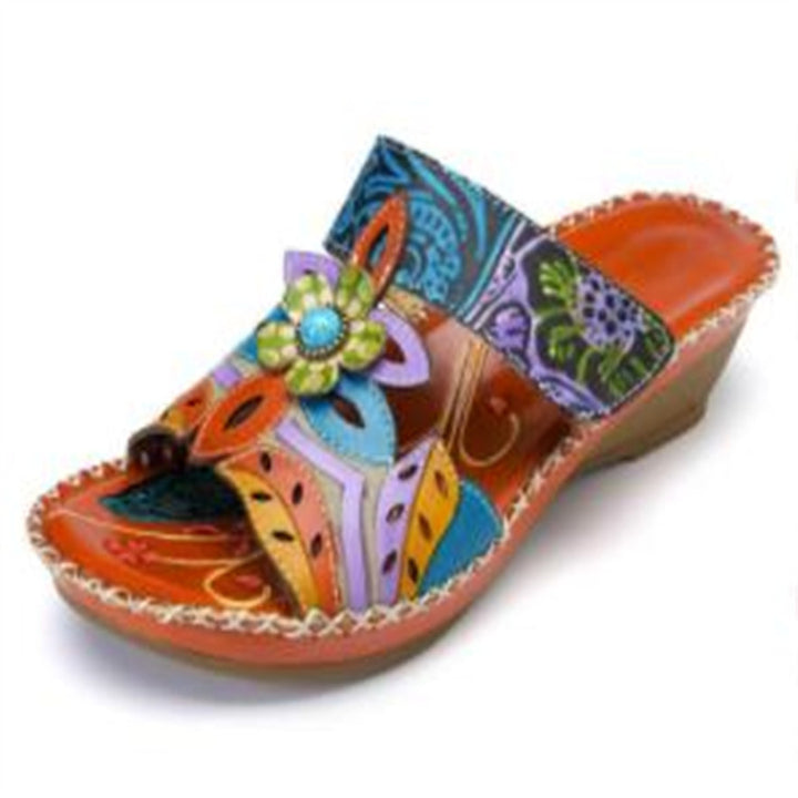 Damen Keil‑Pantolette mit Blumendekor und handgefertigten Lederapplikationen Echo Archiv