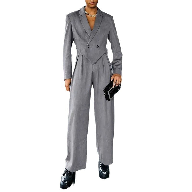 Damen eleganter Blazer mit hochgeschnittener Silhouette und passender Hose Echoarchiv