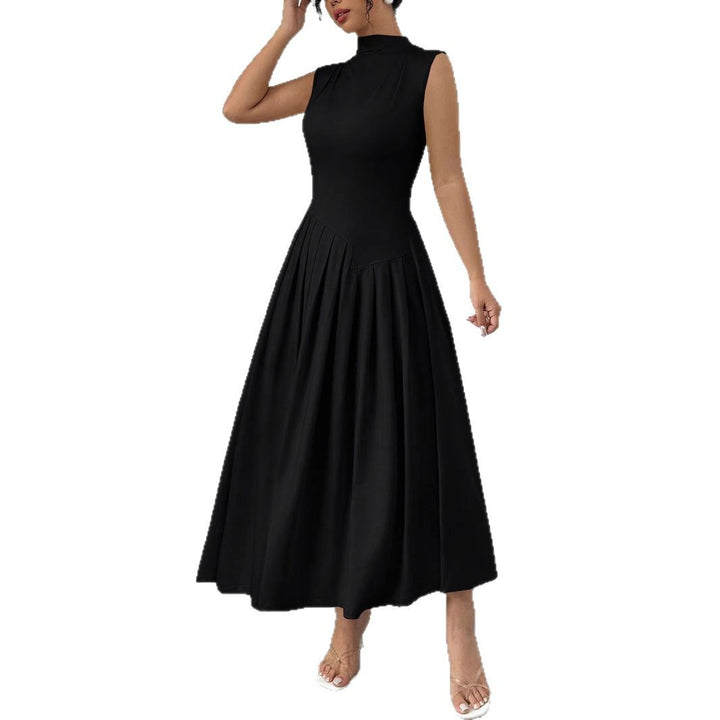 Damen Ärmelloses Maxikleid mit hohem Stehkragen, tailliertem Oberteil und plissiertem Rock – Avérine