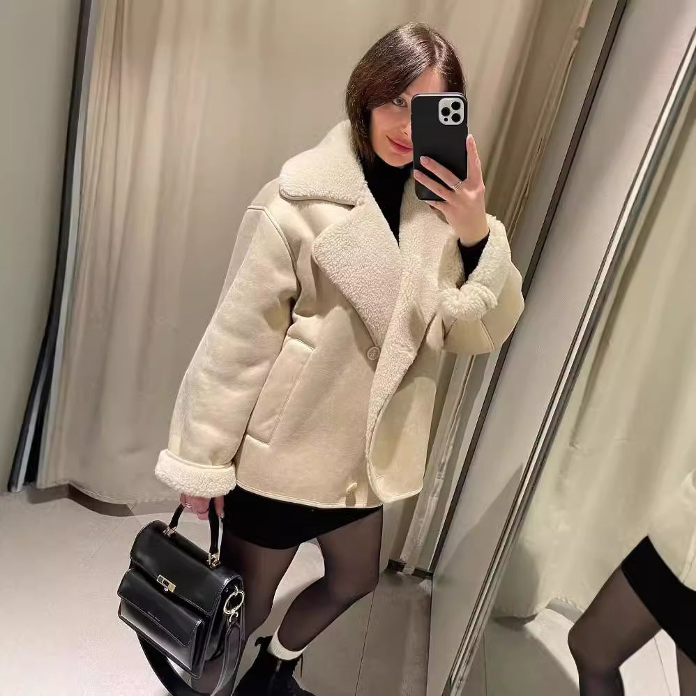 Damen Boxy-Jacke aus Faux-Shearling mit großem Teddykragen und Eingrifftaschen Echo Archiv