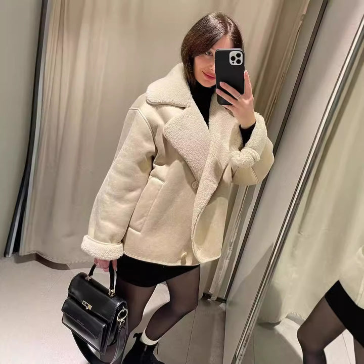 Damen Boxy-Jacke aus Faux-Shearling mit großem Teddykragen und Eingrifftaschen Echo Archiv