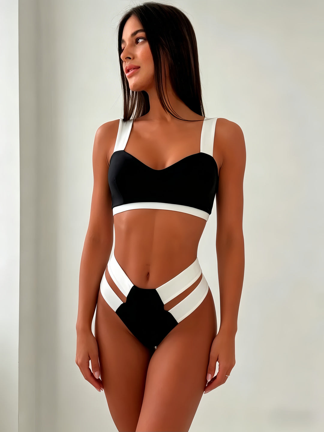 Damen Sportlicher Bikini mit kontrastierenden Farbelementen Echo Archiv
