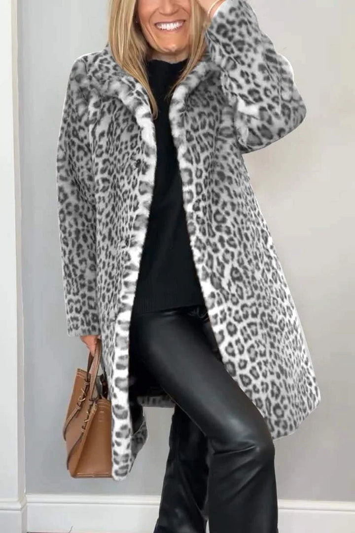 Echoarchiv | Mantel - Kunstpelz - Oversized Fit - Reverskragen - Leopardenprint