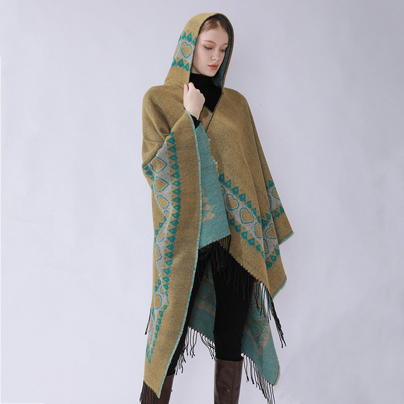 Damen Kapuzen-Capeponcho aus Wollmix mit Herz-Jacquard und Fransensaum – Célinea