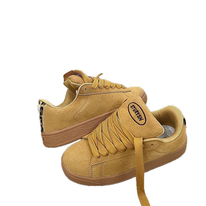 Damen Sneakers aus weichem Wildleder mit rutschfester Gummisohle Echo Archiv