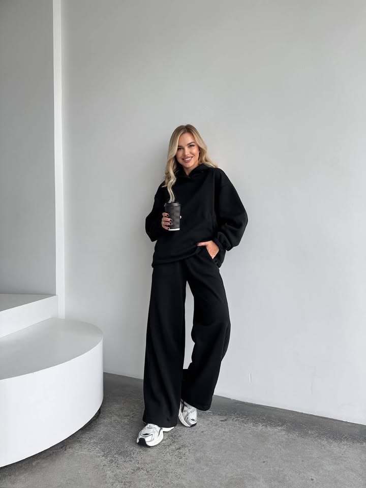 Damen Oversize Loungewear-Set aus schwerem Sweat mit Kapuzenpullover und weitem hochgeschnittenem Jogger – Auréline