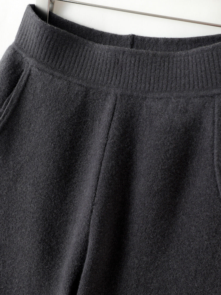 Damen Hochtaillierte Strickhose mit kaschmirähnlicher Haptik und schmal zulaufendem Bein Echoarchiv