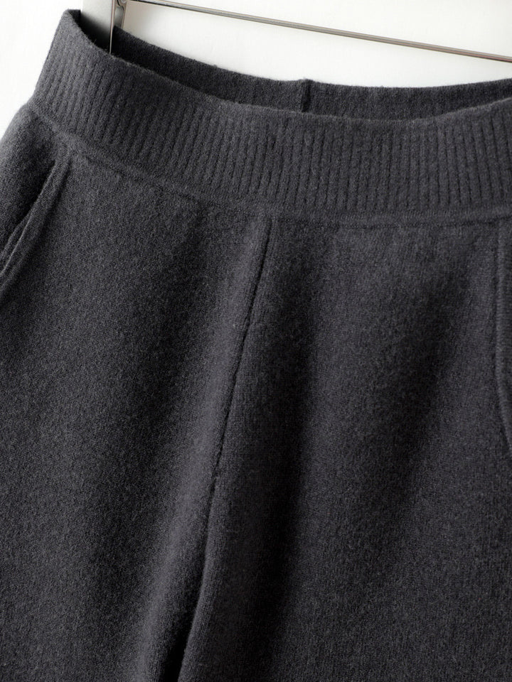 Damen Hochtaillierte Strickhose mit kaschmirähnlicher Haptik und schmal zulaufendem Bein Echoarchiv