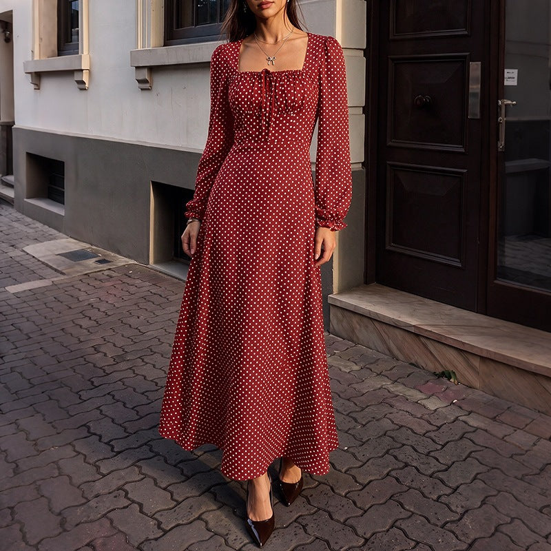 Damen Retro-Maxikleid mit quadratischem Ausschnitt, geraffter Brustpartie und langen Ärmeln Echoarchiv