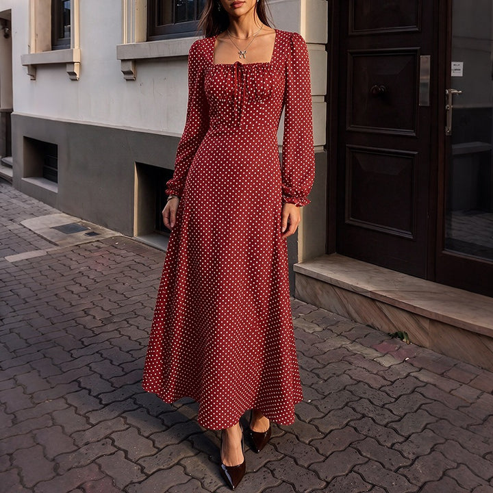Damen Retro-Maxikleid mit quadratischem Ausschnitt, geraffter Brustpartie und langen Ärmeln Echoarchiv