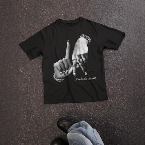 Damen T-Shirt mit künstlerischem Totenkopf-Motiv und lässigem Schnitt Echo Archiv