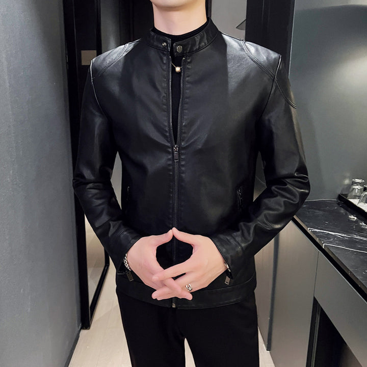 Herren schlanker Kunstlederblouson Motorrad-inspiriertes Design mit kurzem Stehkragen und verdecktem Reißverschluss Echoarchiv