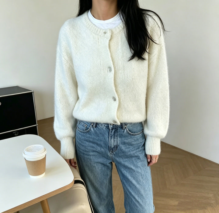 Damen Kuschelige Mohair-Optik Strickjacke mit Rundhals und Ballonärmeln – Veloura
