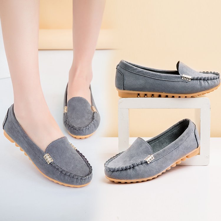 Damen Veloursleder-Mokassin mit profiliertem Gummisohlen-Design und Ziernaht – Lioré