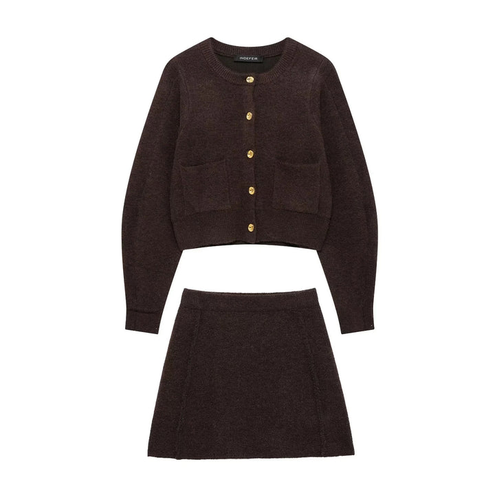 Damen 60+ Cropped Strickcardigan mit Rundhals, aufgesetzten Taschen und Zierknöpfen Echo Archiv