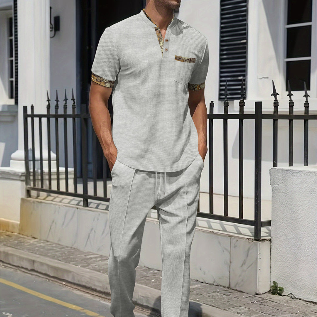 Herren modisches Kurzarmhemd mit modernem Stehkragen und eleganten Details Echoarchiv