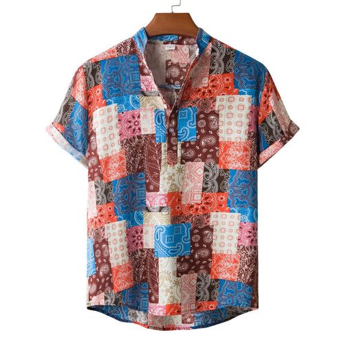 Herren Kurzarmhemd im bunten Patchwork-Design mit Henley-Ausschnitt Echoarchiv