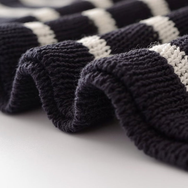 Damen Gestreifter Feinstrick-Pullover mit Knopfleiste und Rundhalsausschnitt Echoarchiv