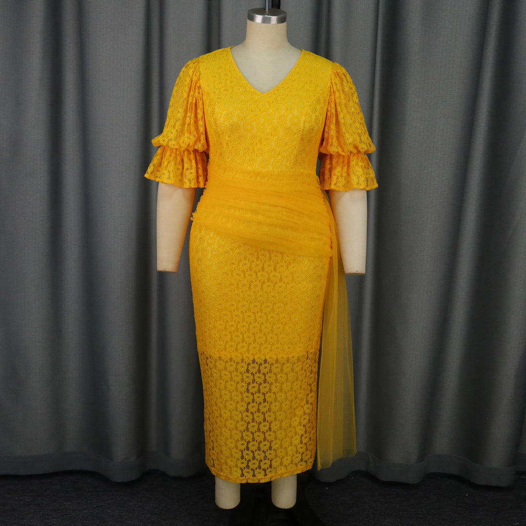 Damen elegantes Spitzenteil Kleid mit voluminösen Rüschensäumen Echo Archiv