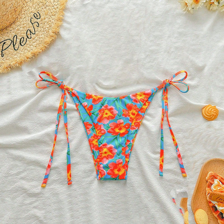 Damen Hochgeschnittener Bikini mit seitlichen Bindebändern Echo Archiv