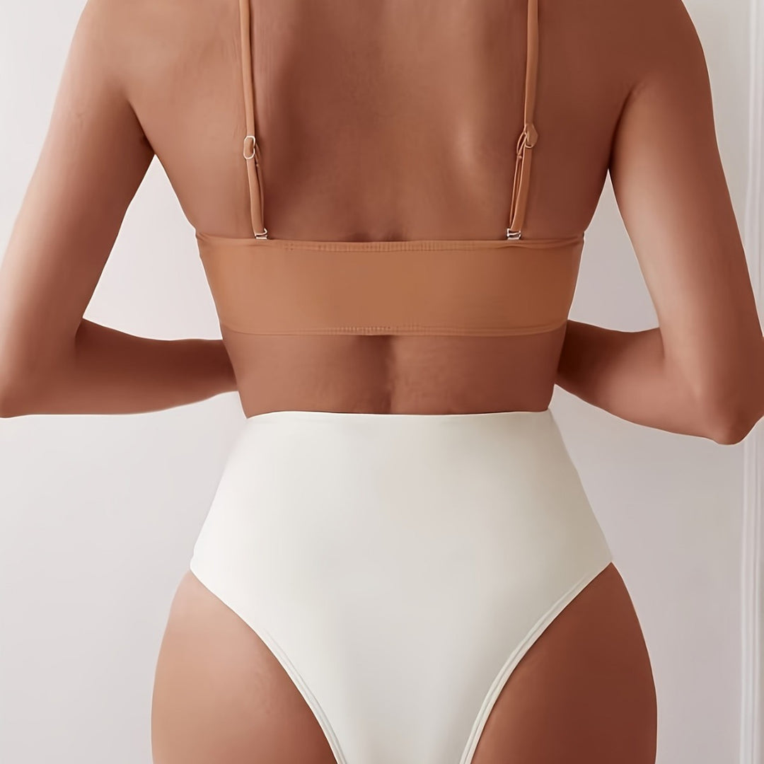 Damen Hochgeschnittenes Bikini-Set mit schickem Gold-Detail Echo Archiv