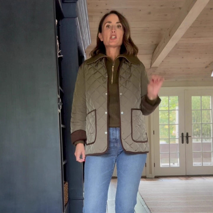 Damen gesteppte Fieldjacke mit Kontrastpaspel, aufgesetzten Pattentaschen & hüftlanger Boxy-Silhouette Echoarchiv