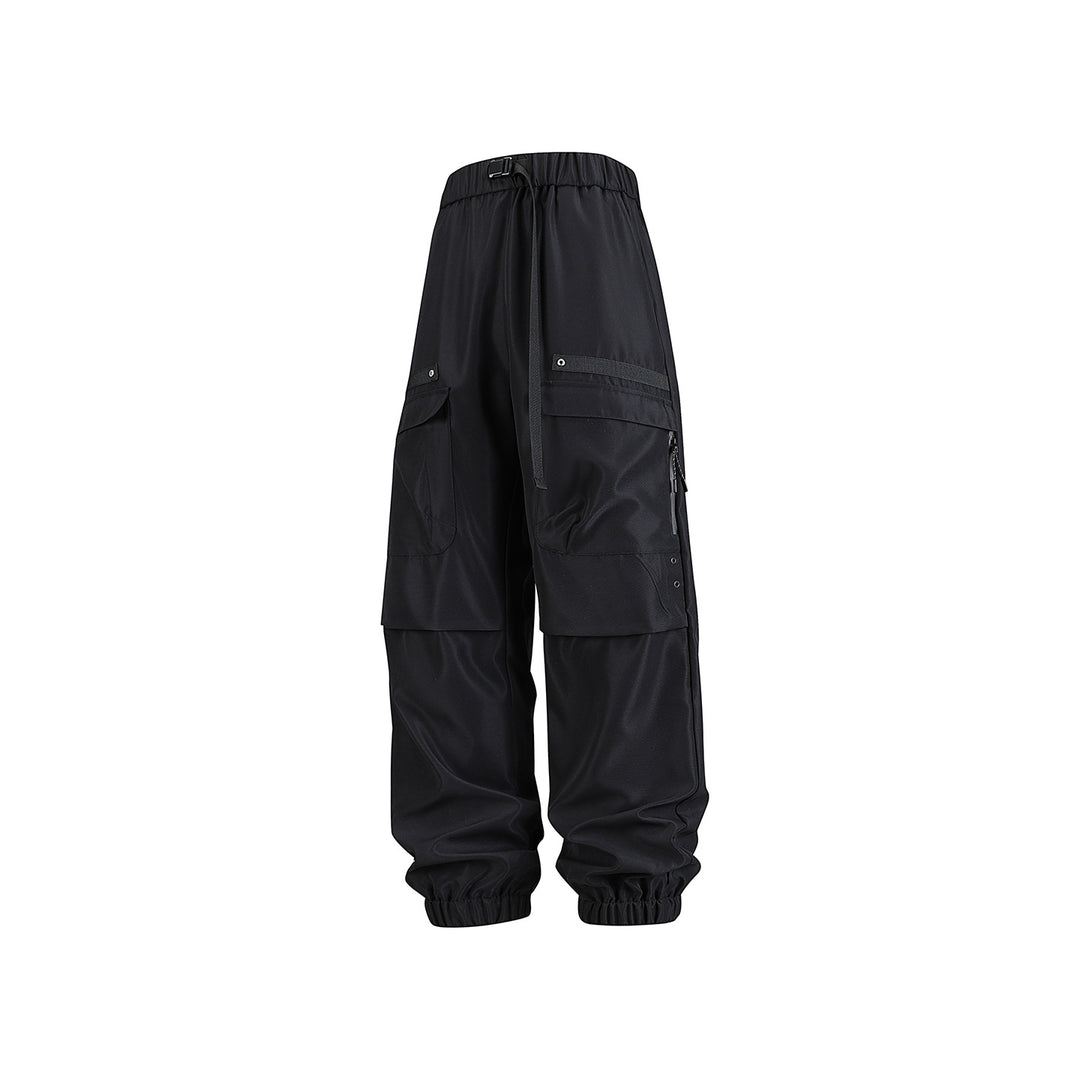 Herren weite Cargo-Jogginghose im Tech‑Utility‑Look mit elastischem Bund und multifunktionalen Klapptaschen Echo Archiv