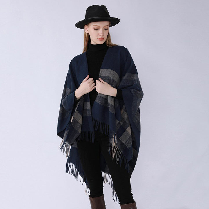 Damen Grobgewebte Cape‑Ruana im Oversize mit verlaufendem Karomuster und Fransensaum Echo Archiv