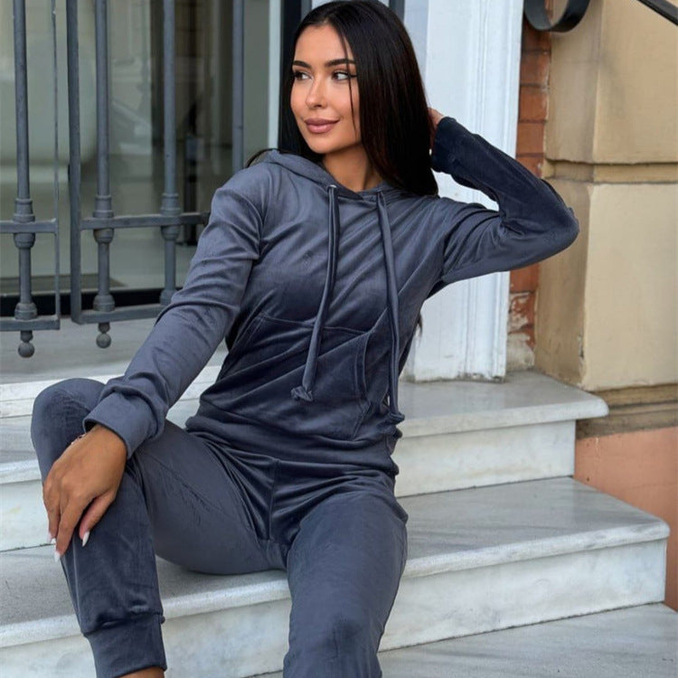 Damen weiches Velours-Lounge-Set mit Kapuzenpullover und tapered Jogginghose – Avérine