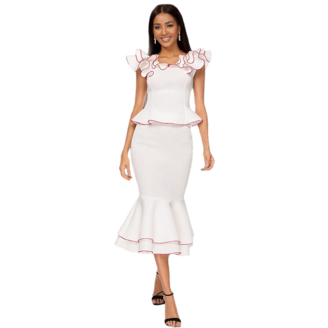 Damen figurbetontes Kleid mit voluminösem Rüschensaum und farbigem Akzent Echo Archiv