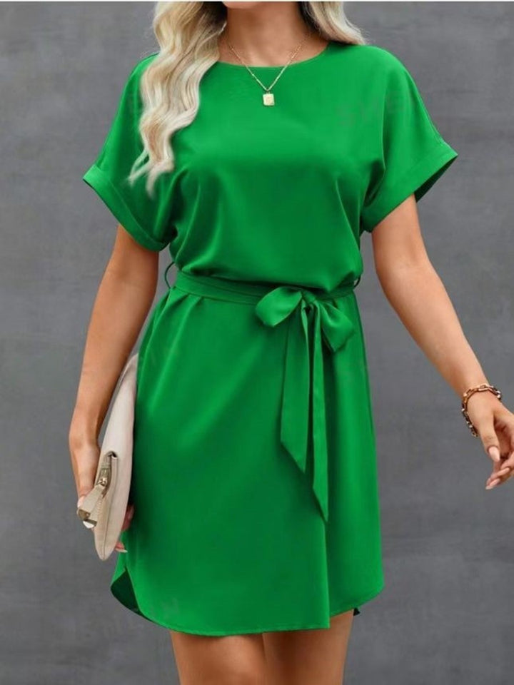 Damen Kurzarm Kleid mit Taillengürtel und lässigem Schnitt Echo Archiv