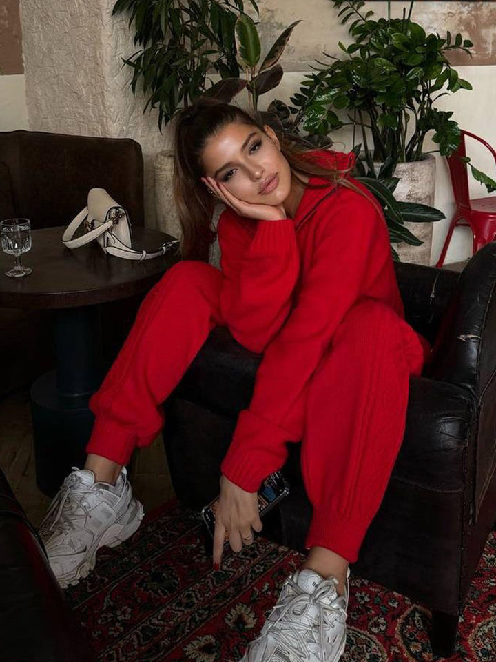Damen Strick-Relax-Set mit halbem Reißverschluss, Oversize-Pullover und hochtaillierter Zopfmuster-Hose – Mavelle