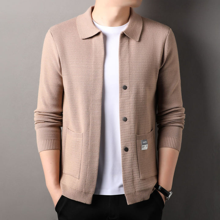 Herren elegante Strickjacke mit praktischen Taschen und modernem Schnitt Echoarchiv
