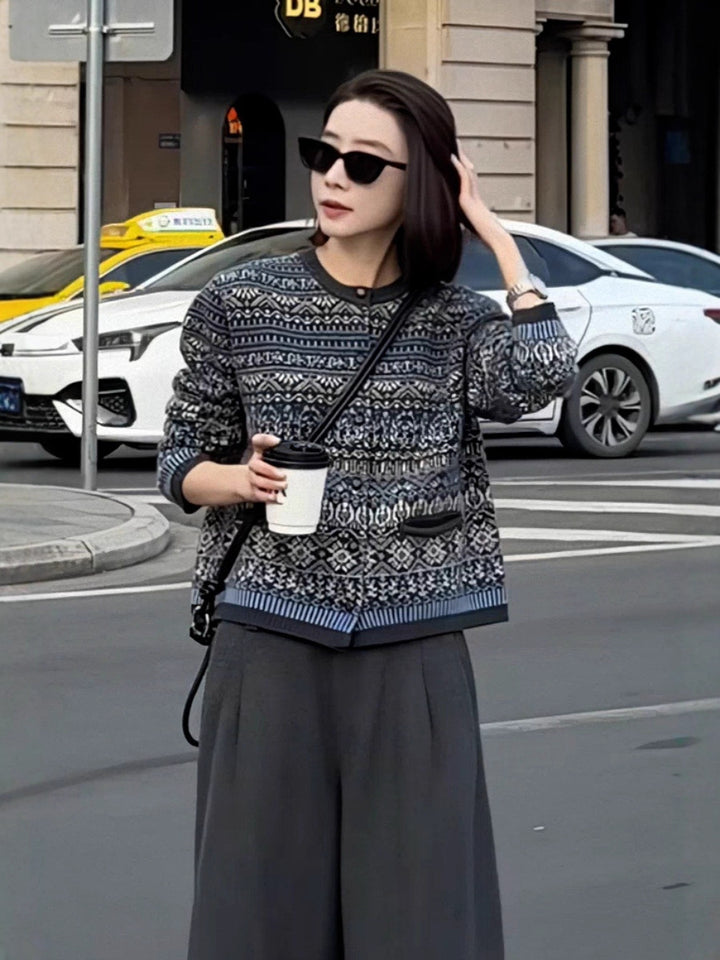 Damen Kurzjacke-Cardigan mit Jacquard‑Muster, Rippbündchen und Rundhals Echoarchiv