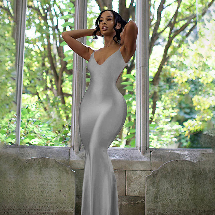 Damen elegantes figurbetontes Abendkleid mit Spaghettiträgern und fließendem Schnitt Echo Archiv